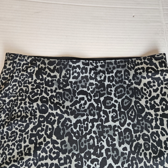 APT. 9 Women Leopard Pencil Skirt Size Large - Picture 3 of 9